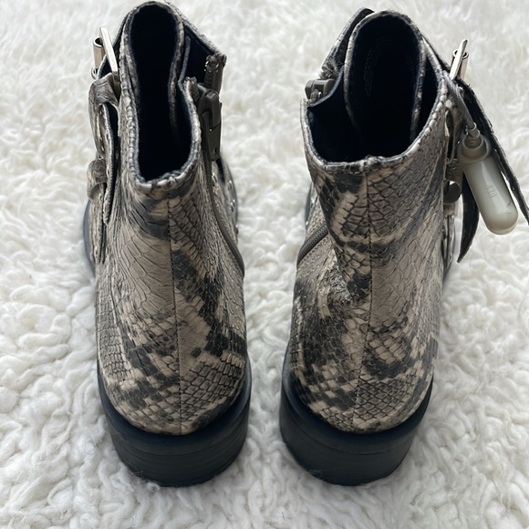 Steven Shoes. New Steven New York Harmon Triple Buckle Boot. - Picture 4 of 10